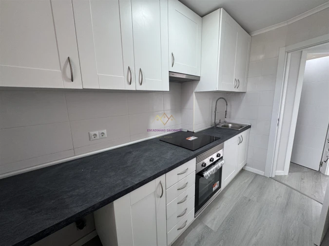 Apartamento T2 para Venda em Pontinha e Famões Foto 7