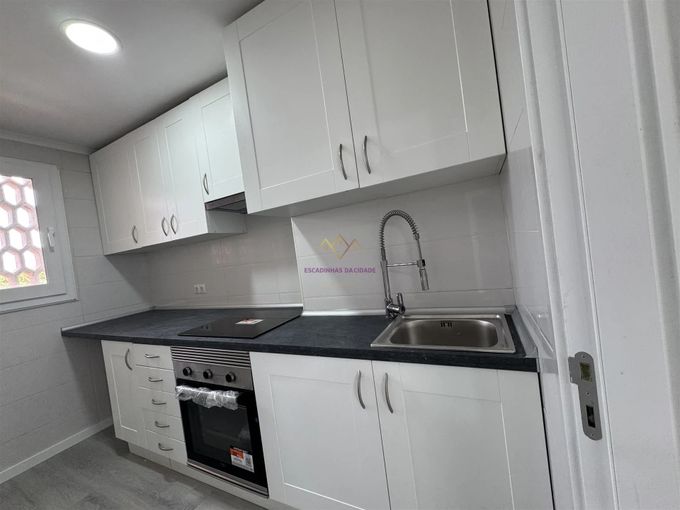 Apartamento T2 para Venda em Pontinha e Famões Foto 9