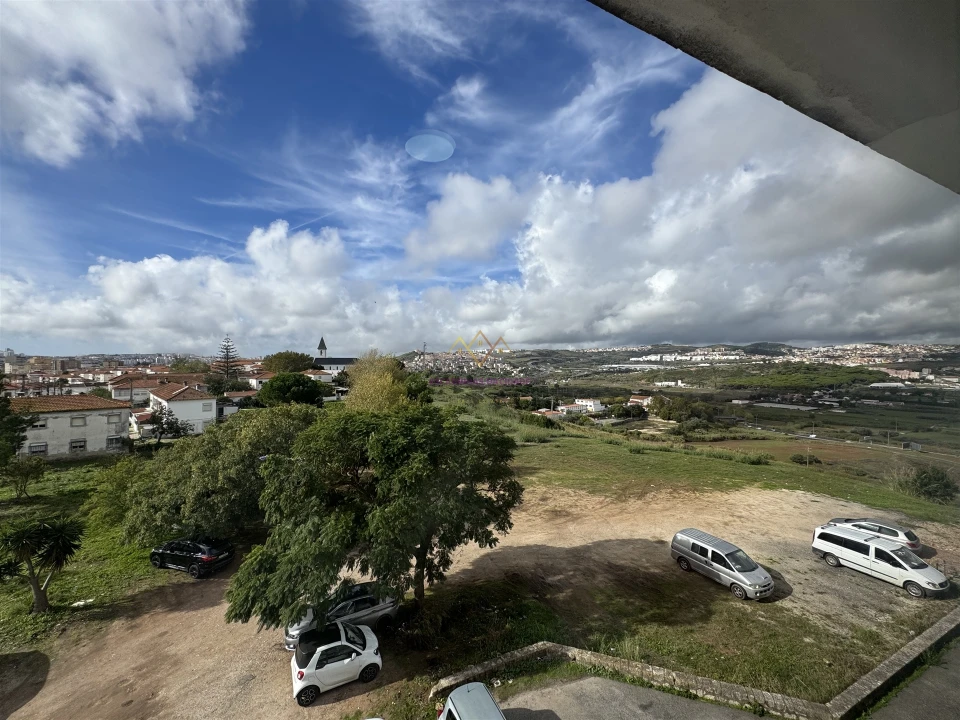 Apartamento T2 para Venda em Pontinha e Famões Foto 19