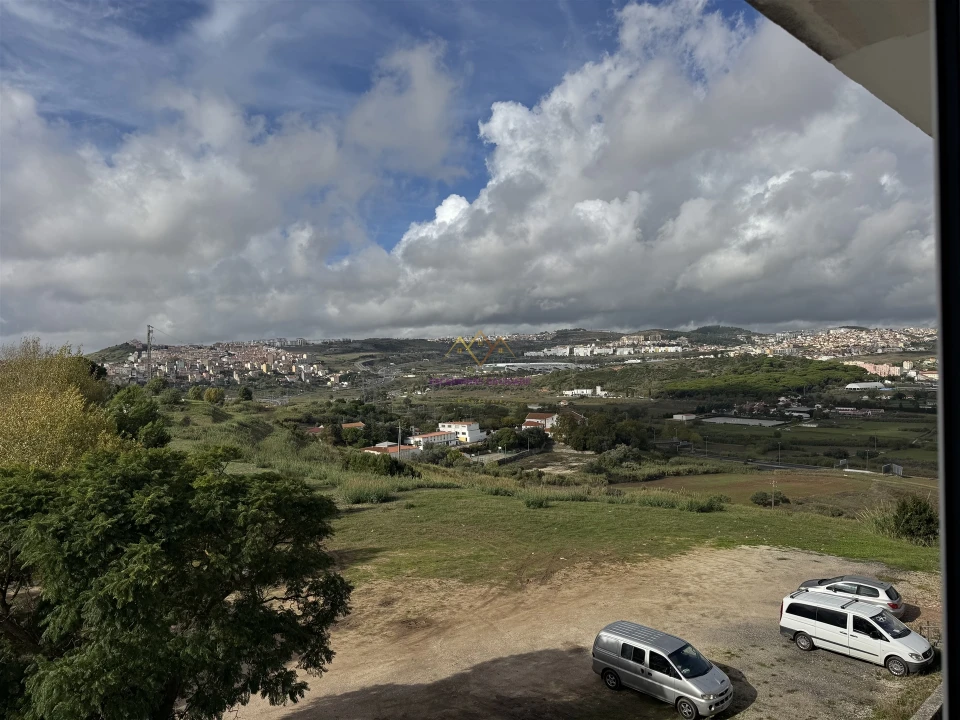 Apartamento T2 para Venda em Pontinha e Famões Foto 10
