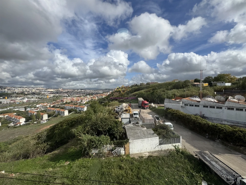 Apartamento T2 para Venda em Pontinha e Famões Foto 16