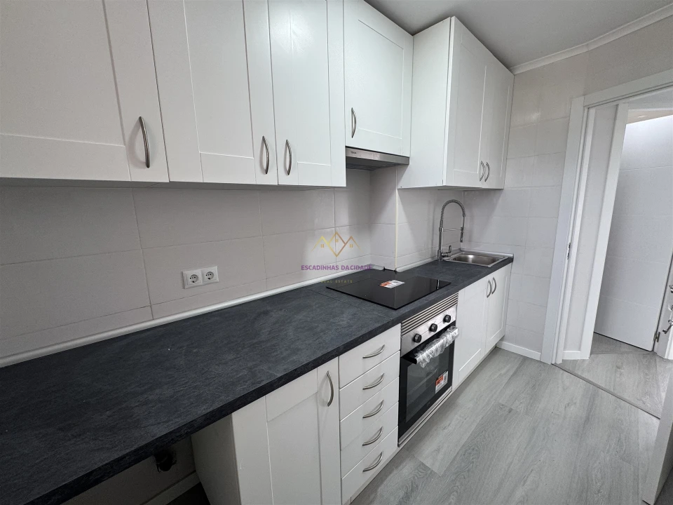 Apartamento T2 para Venda em Pontinha e Famões Foto 7