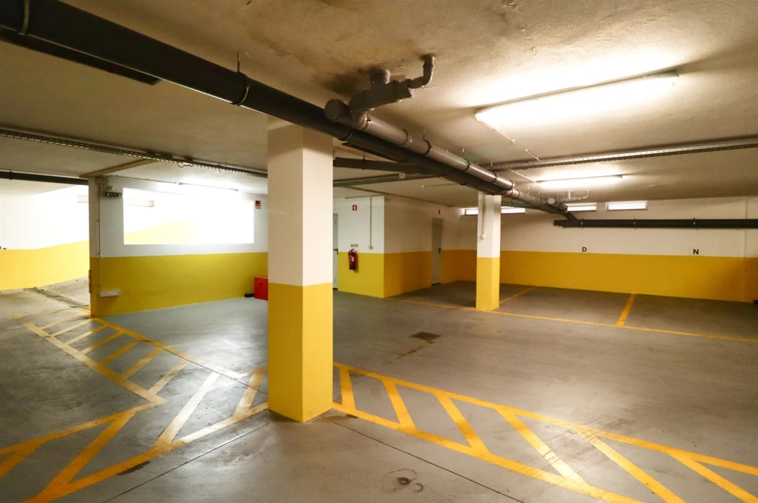 Apartamento T2 para Venda em Quarteira Foto 34