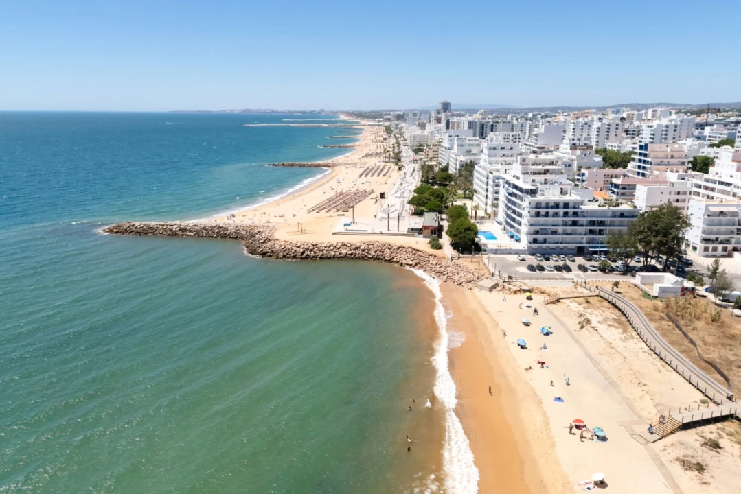 Apartamento T2 para Venda em Quarteira Foto 44