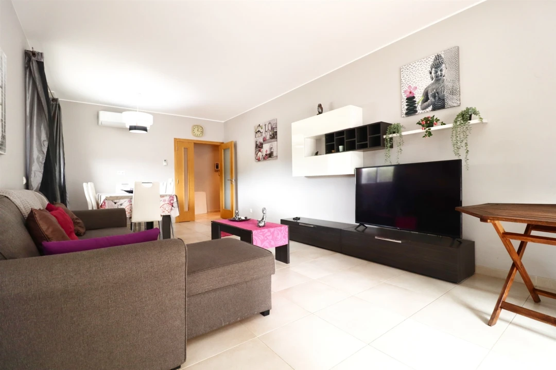 Apartamento T2 para Venda em Quarteira Foto 9
