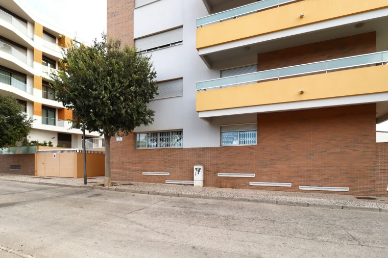 Apartamento T2 para Venda em Quarteira Foto 39
