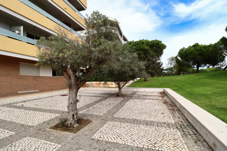 Apartamento T2 para Venda em Quarteira Foto 37