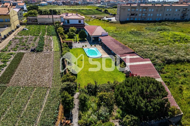 Moradia T5 para Venda em Aver-O-Mar, Amorim e Terroso Foto 2