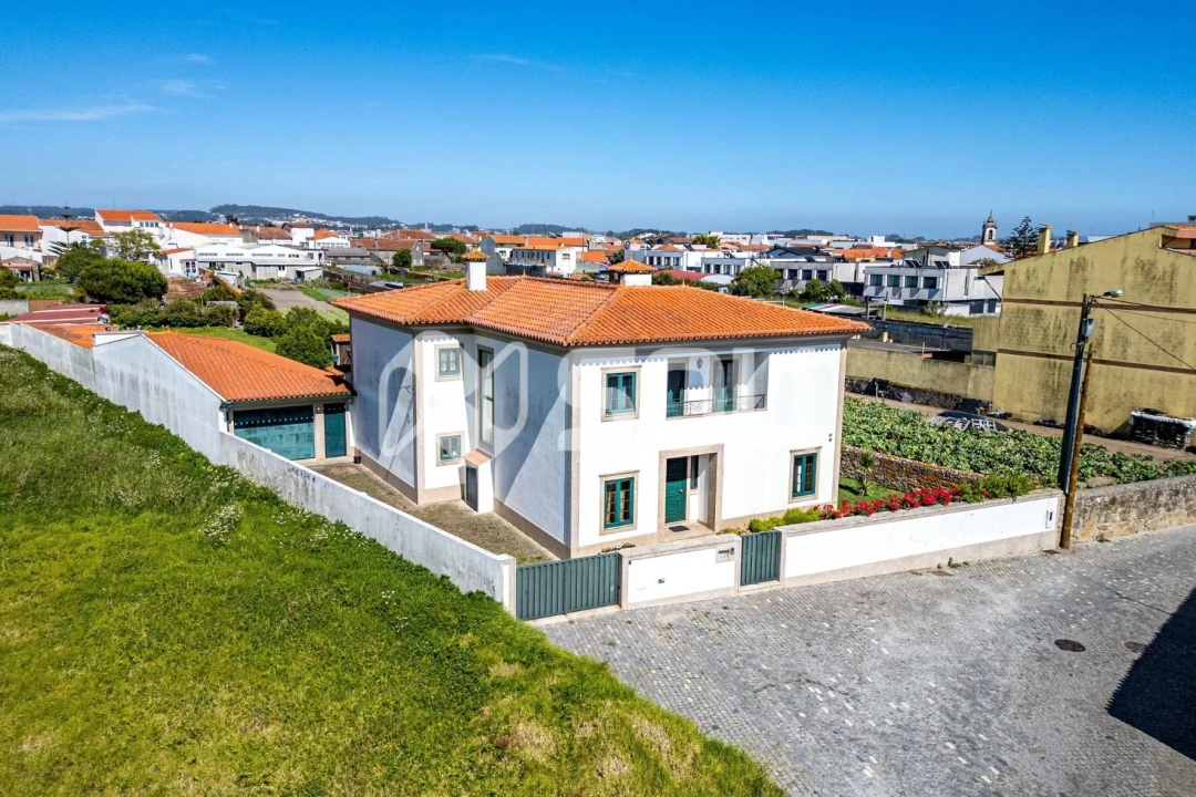 Moradia T5 para Venda em Aver-O-Mar, Amorim e Terroso Foto 1
