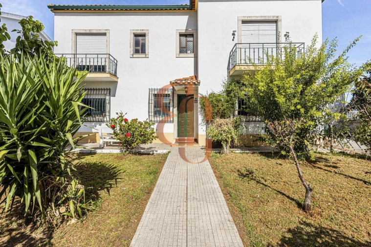 Moradia T5 para Venda em Marvila, Ribeira Santarém, São Salvador, São Nicolau Foto 1