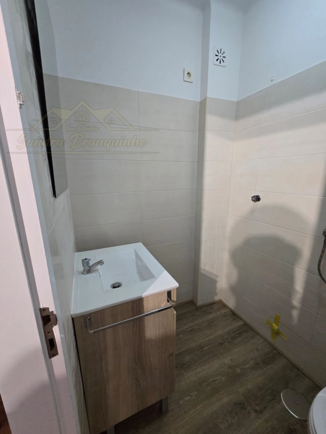 Escritório para Arrendamento em Santa Maria, São Pedro e Matacães Foto 9