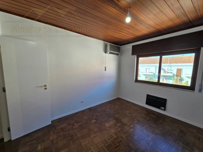 Escritório para Arrendamento em Santa Maria, São Pedro e Matacães Foto 3