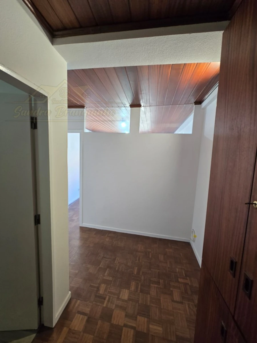 Escritório para Arrendamento em Santa Maria, São Pedro e Matacães Foto 10