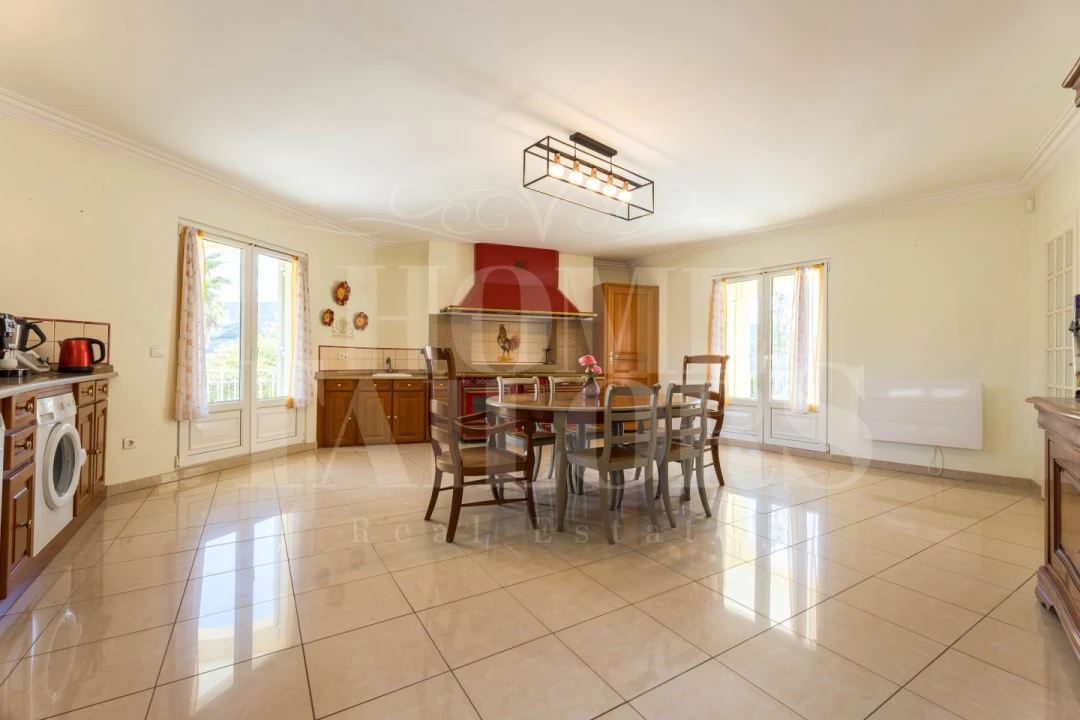 Moradia T6 para Venda em Macieira de Cambra Foto 8