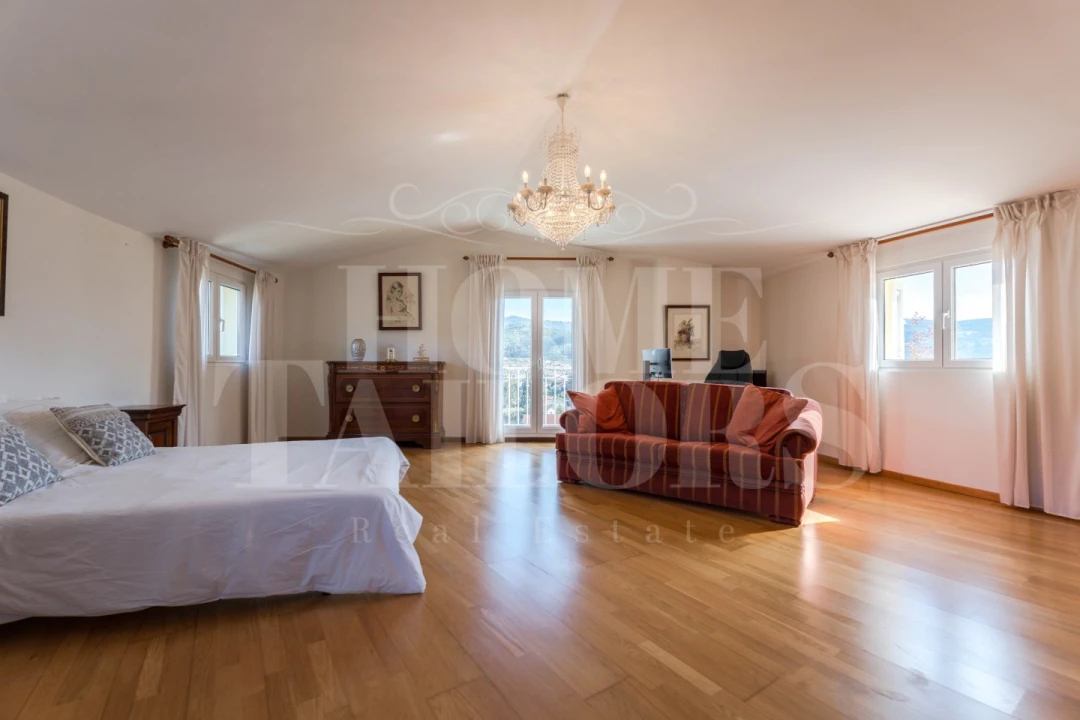 Moradia T6 para Venda em Macieira de Cambra Foto 38