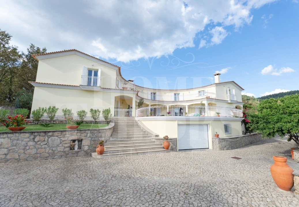 Moradia T6 para Venda em Macieira de Cambra Foto 1