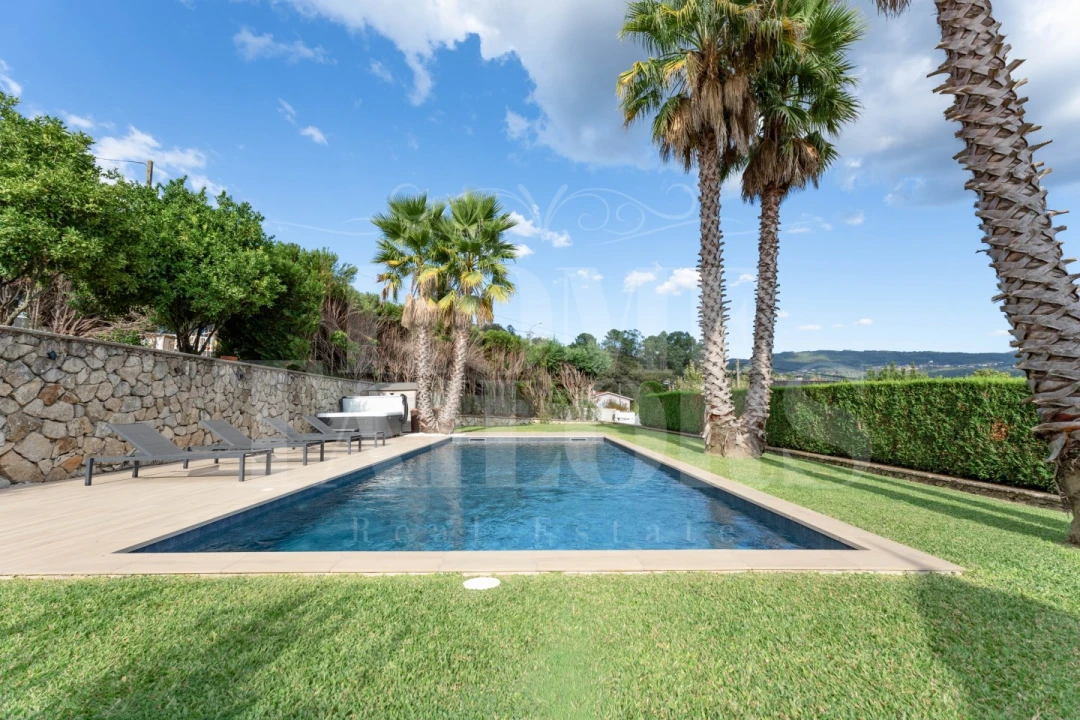 Moradia T6 para Venda em Macieira de Cambra Foto 60