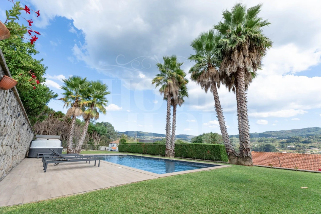 Moradia T6 para Venda em Macieira de Cambra Foto 4