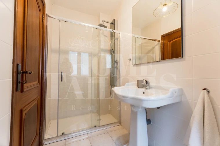 Moradia T6 para Venda em Macieira de Cambra Foto 46