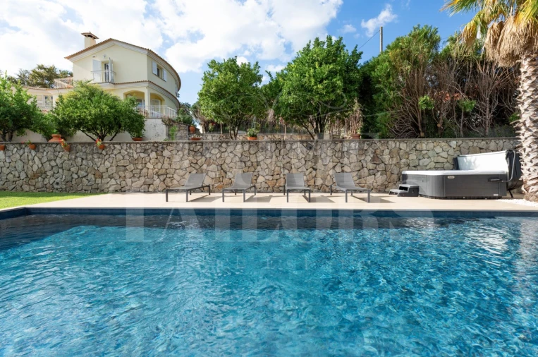 Moradia T6 para Venda em Macieira de Cambra Foto 64