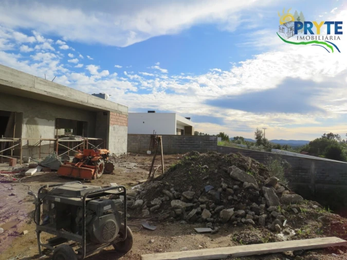 Moradia T3 para Venda em Cabeçudo Foto 57