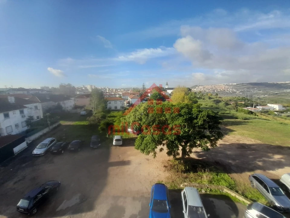 Apartamento T2 para Venda em Pontinha e Famões Foto 18