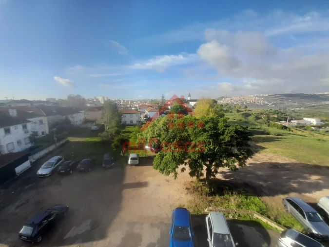 Apartamento T2 para Venda em Pontinha e Famões Foto 18