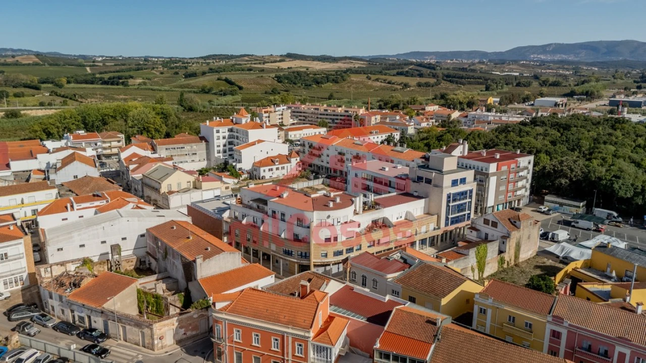Apartamento T3 para Venda em Bombarral e Vale Covo Foto 2