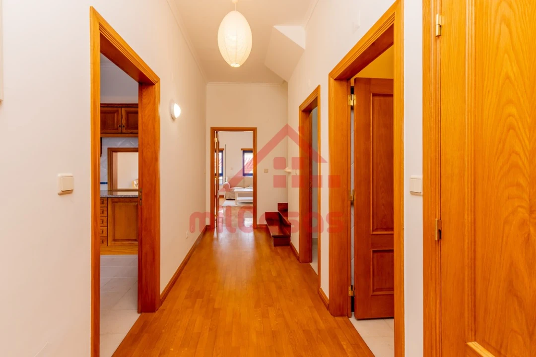 Apartamento T3 para Venda em Bombarral e Vale Covo Foto 7