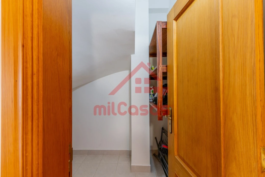 Apartamento T3 para Venda em Bombarral e Vale Covo Foto 15