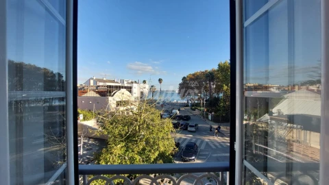 Apartamento T2 para Venda em Oeiras e São Julião da Barra, Paço de Arcos e Caxias