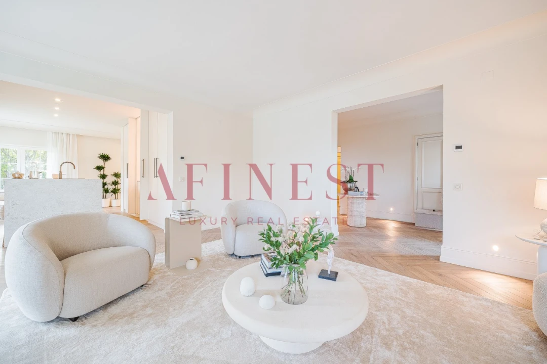 Moradia T5 para Arrendamento em Santa Maria e São Miguel, São Martinho, São Pedro Penaferrim Foto 8