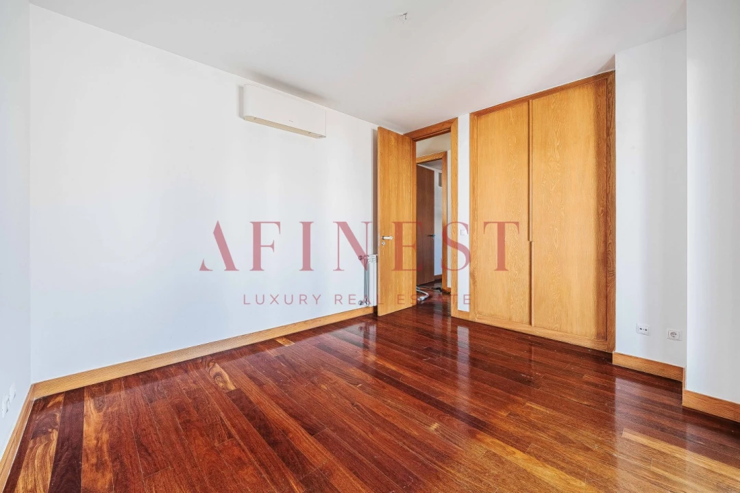 Moradia T4 para Arrendamento em Carcavelos e Parede Foto 28