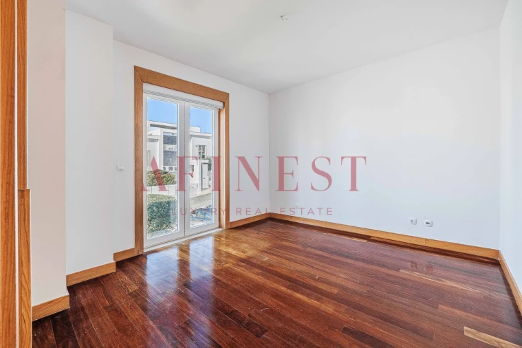 Moradia T4 para Arrendamento em Carcavelos e Parede Foto 26