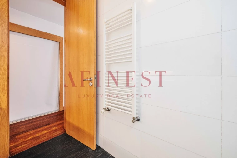 Moradia T4 para Arrendamento em Carcavelos e Parede Foto 34