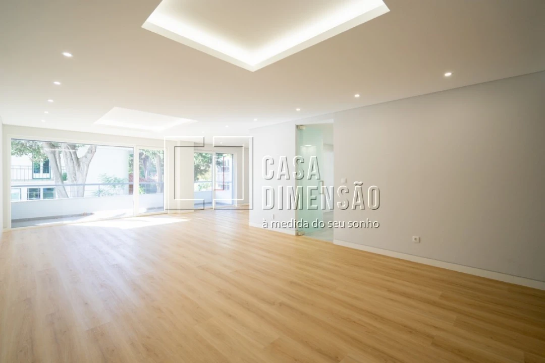 Apartamento T3 para Venda em Carcavelos e Parede Foto 1
