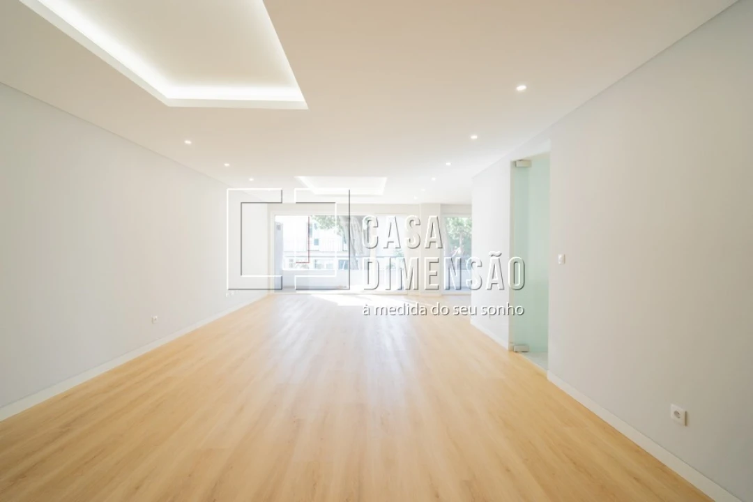 Apartamento T3 para Venda em Carcavelos e Parede Foto 5
