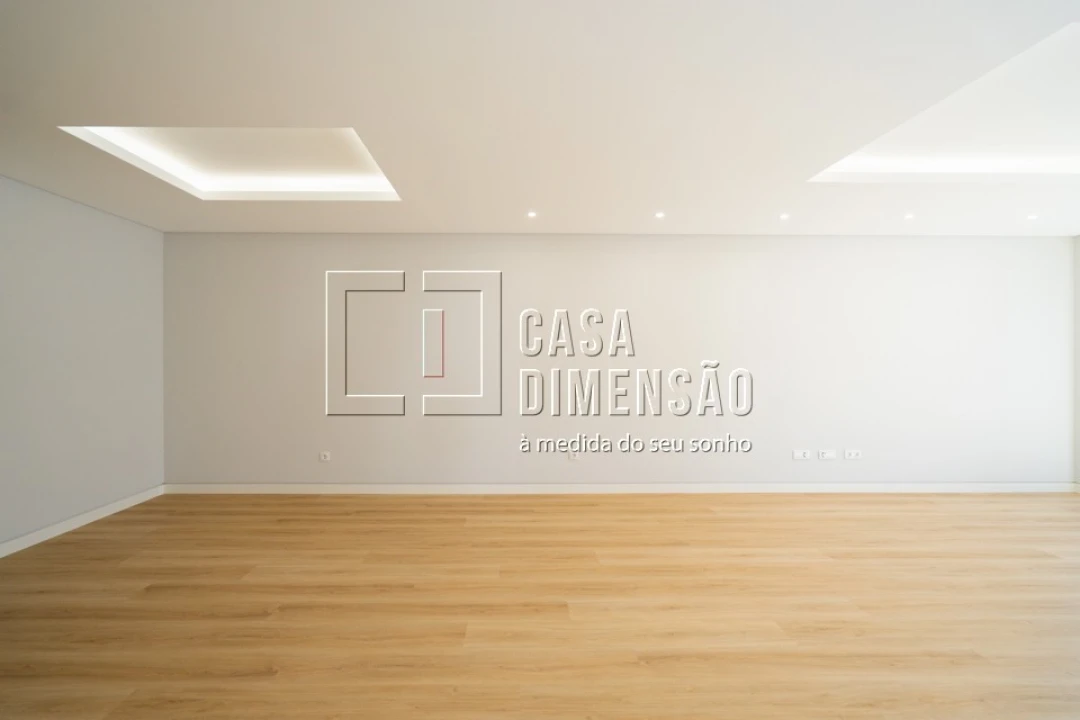 Apartamento T3 para Venda em Carcavelos e Parede Foto 7