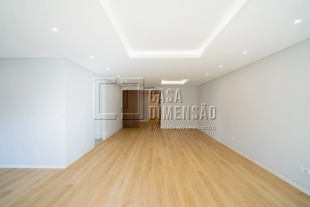 Apartamento T3 para Venda em Carcavelos e Parede Foto 9
