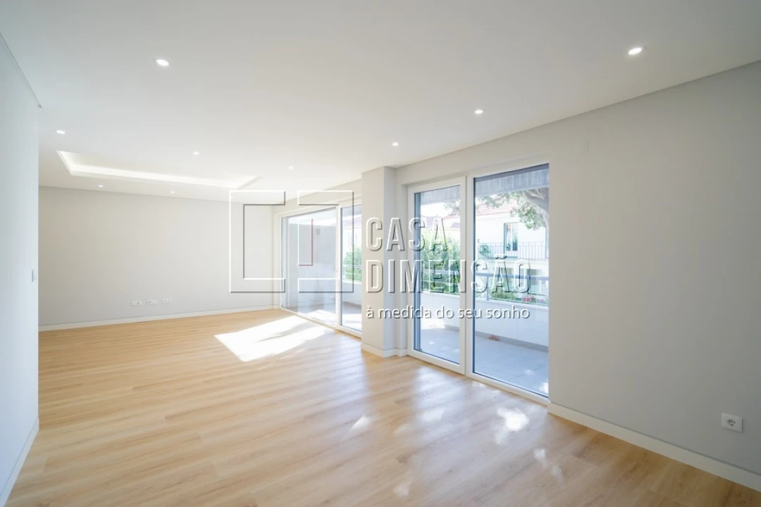 Apartamento T3 para Venda em Carcavelos e Parede Foto 13