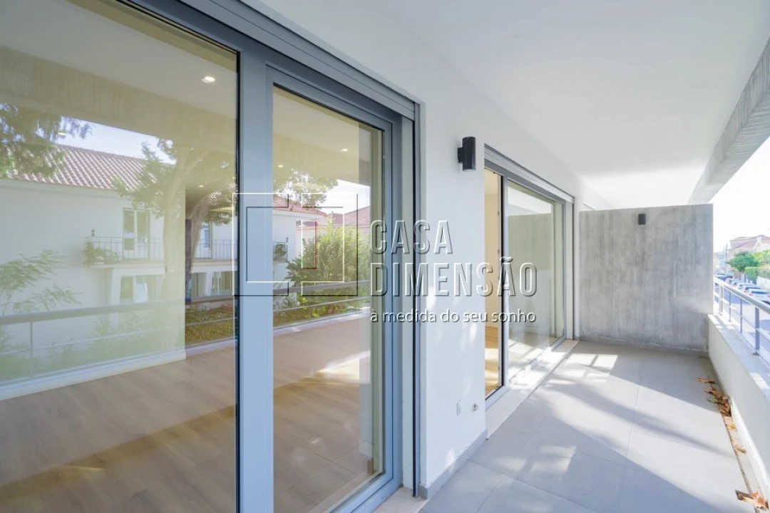 Apartamento T3 para Venda em Carcavelos e Parede Foto 17