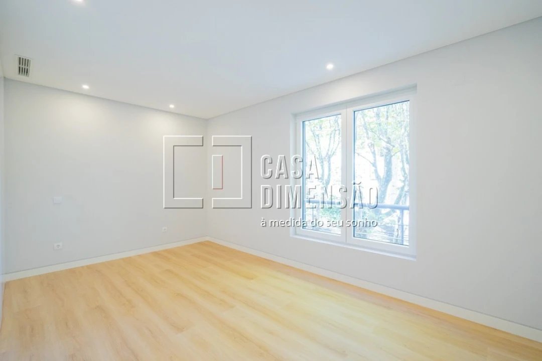 Apartamento T3 para Venda em Carcavelos e Parede Foto 42