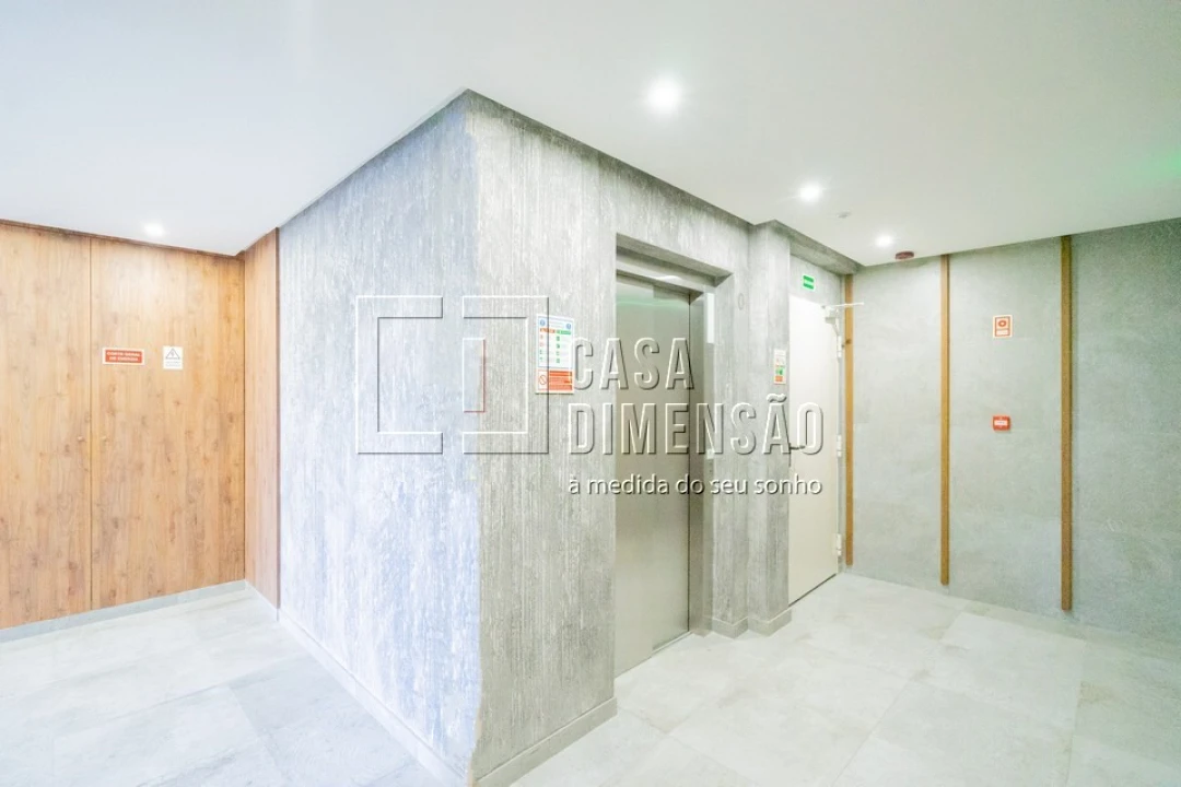 Apartamento T3 para Venda em Carcavelos e Parede Foto 79