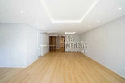 Apartamento T3 para Venda em Carcavelos e Parede