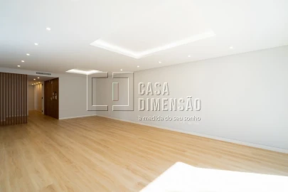 Apartamento T3 para Venda em Carcavelos e Parede