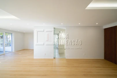 Apartamento T3 para Venda em Carcavelos e Parede