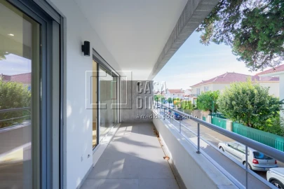 Apartamento T3 para Venda em Carcavelos e Parede