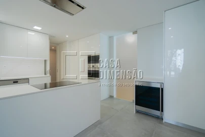 Apartamento T3 para Venda em Carcavelos e Parede