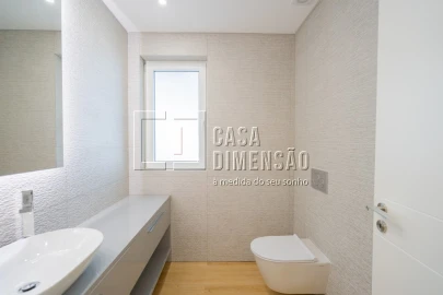 Apartamento T3 para Venda em Carcavelos e Parede