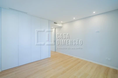 Apartamento T3 para Venda em Carcavelos e Parede